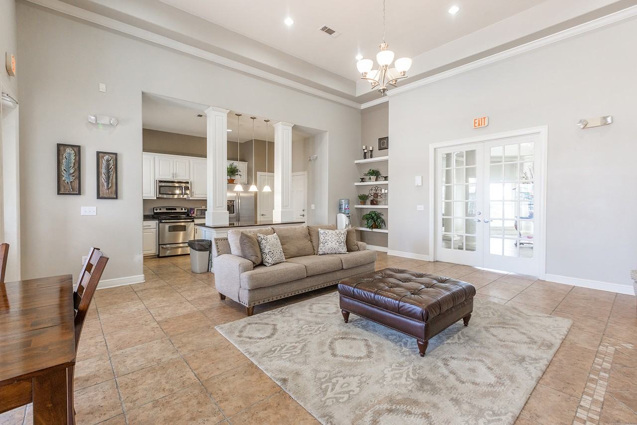 Town Square Apartments - Photo 5 of 36