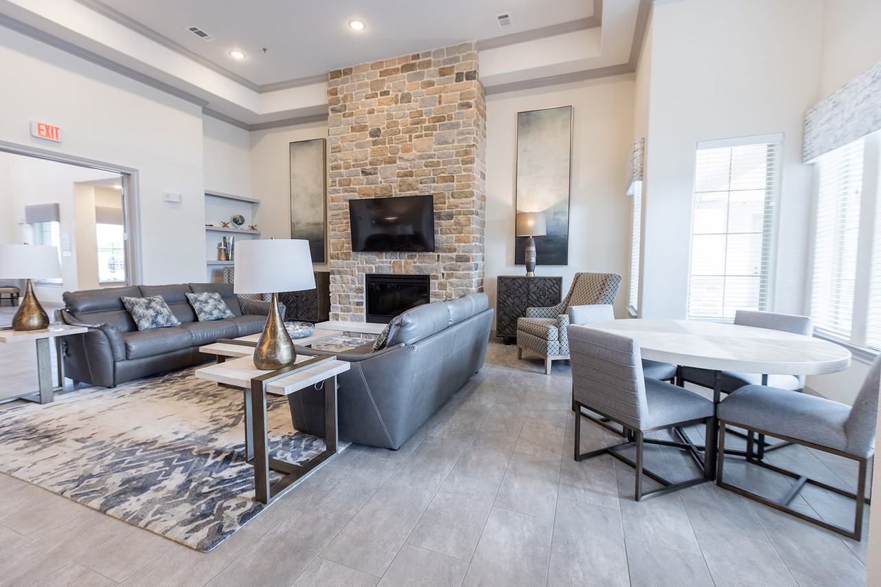 Medio Springs Ranch Apartments - Photo 5 of 50