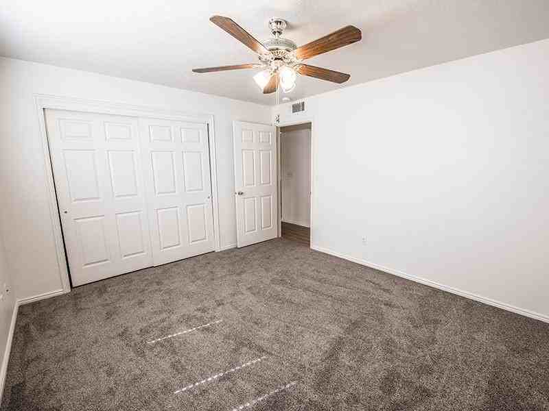 Summit Pointe - Photo 4 of 15