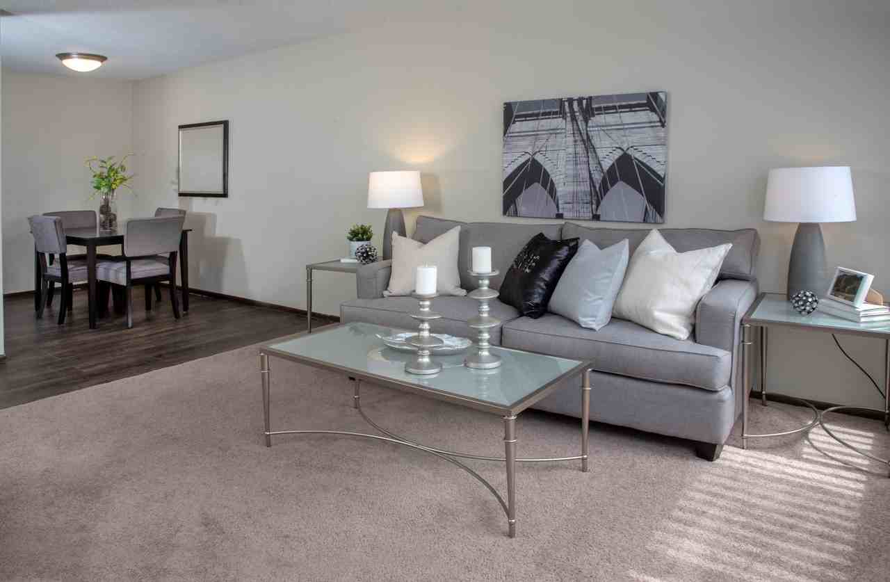 600 10th Ave Apartments - Photo 4 of 32