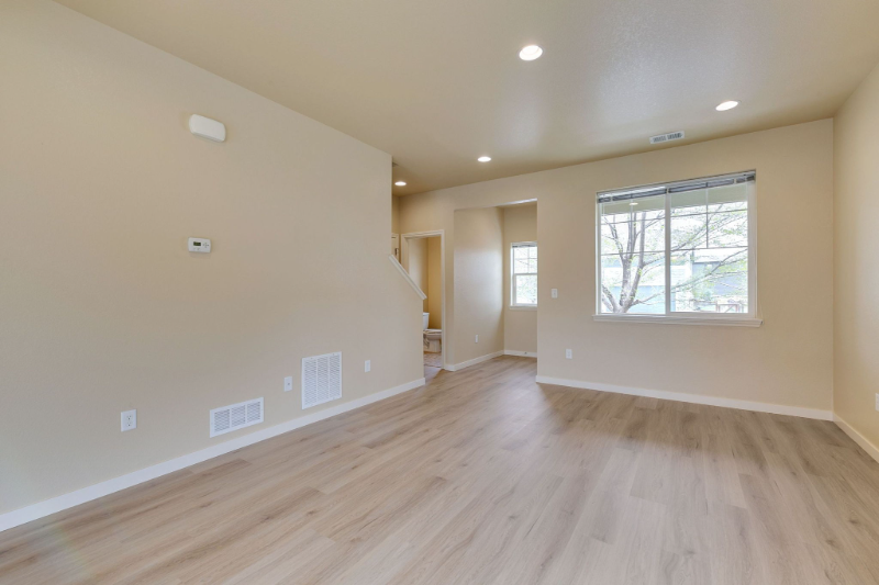 409 Toronto St - Photo 2 of 22