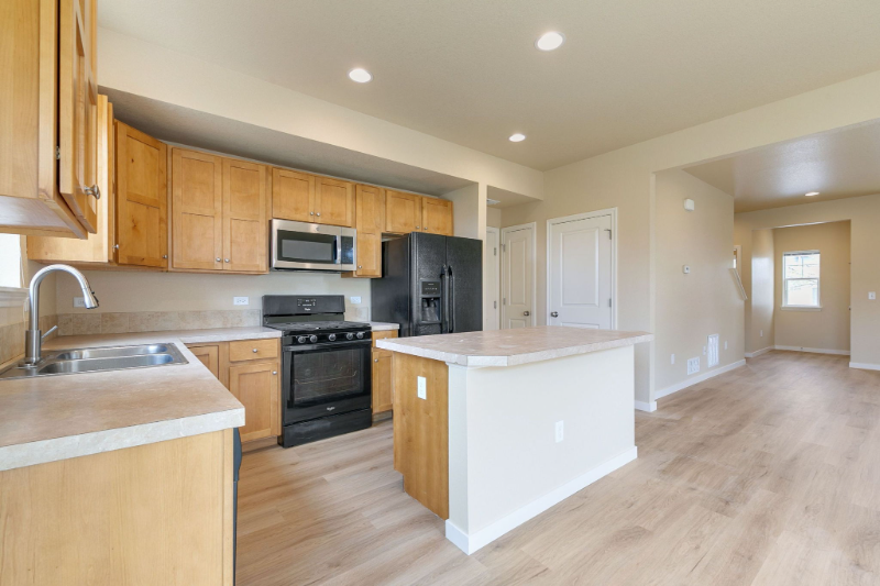 409 Toronto St - Photo 5 of 22