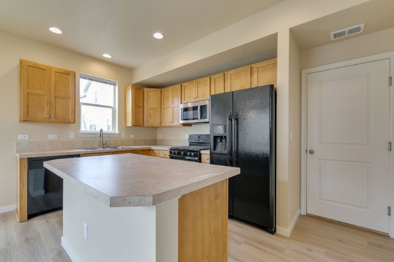 409 Toronto St - Photo 6 of 22