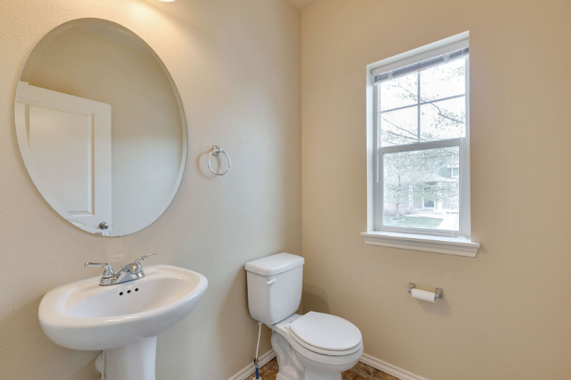 409 Toronto St - Photo 7 of 22