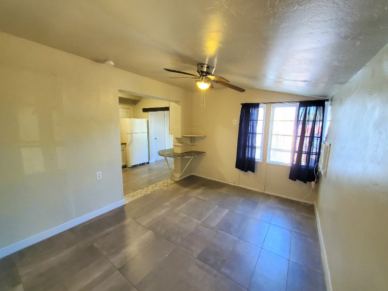 309 W Jacinto St #2 - Photo 3 of 12