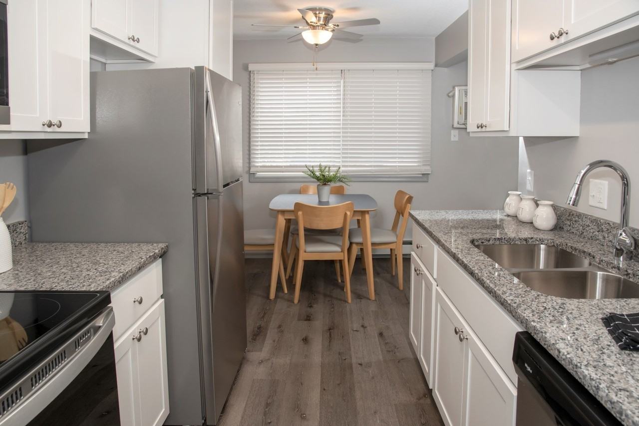 Crosstown Commons - Photo 4 of 22