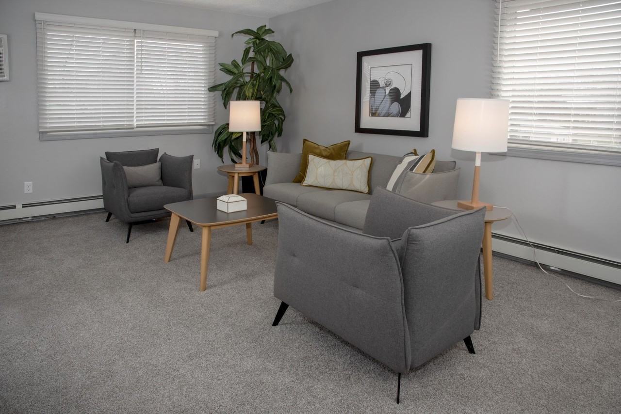 Crosstown Commons - Photo 6 of 22