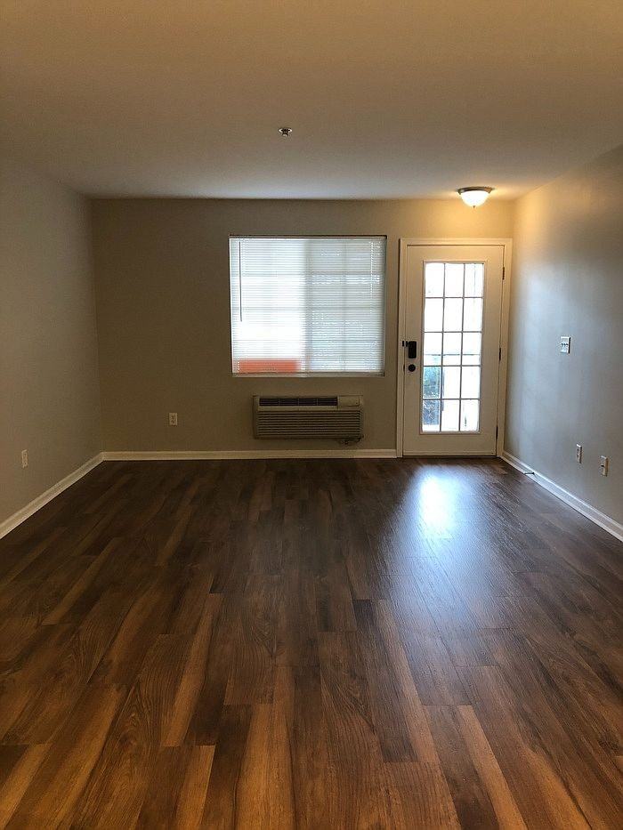 128 Bertram Dr Unit C - Photo 3 of 5