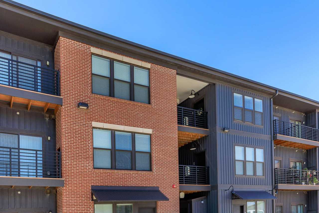 Park Sixty Four - Photo 7 of 35