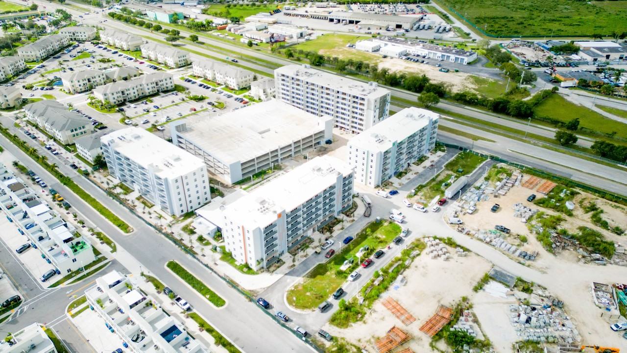 Modern Towers - Photo 3 of 37