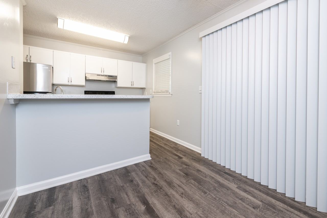 Yorktowne Village Apartments - Photo 5 of 40