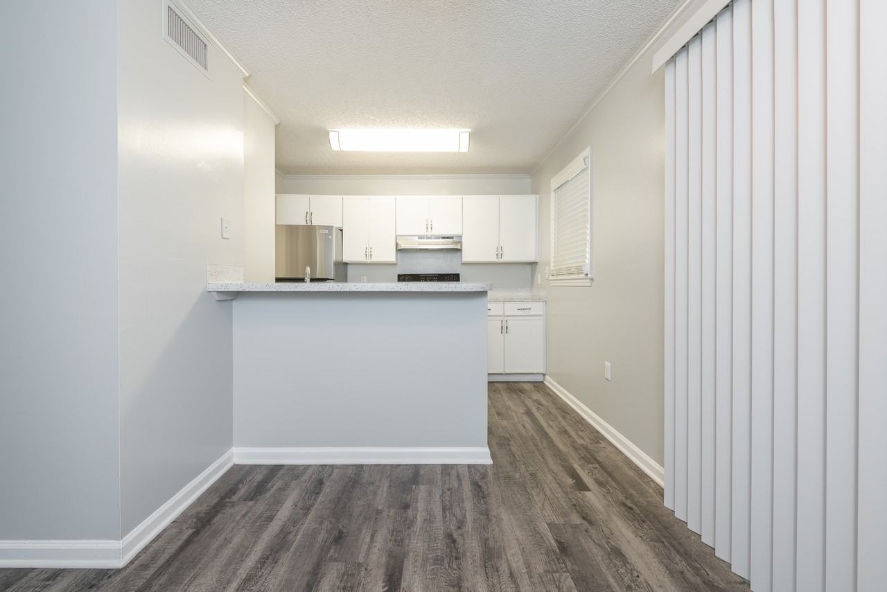 Yorktowne Village Apartments - Photo 6 of 40