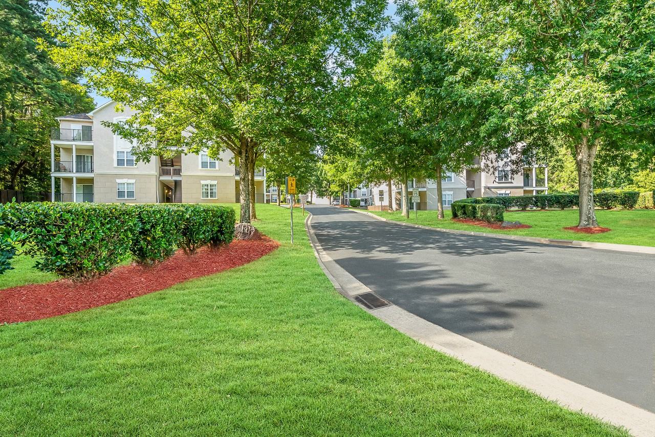 Crown Point Luxury Apartment Homes At Crown Point Circle - Photo 3 of 50