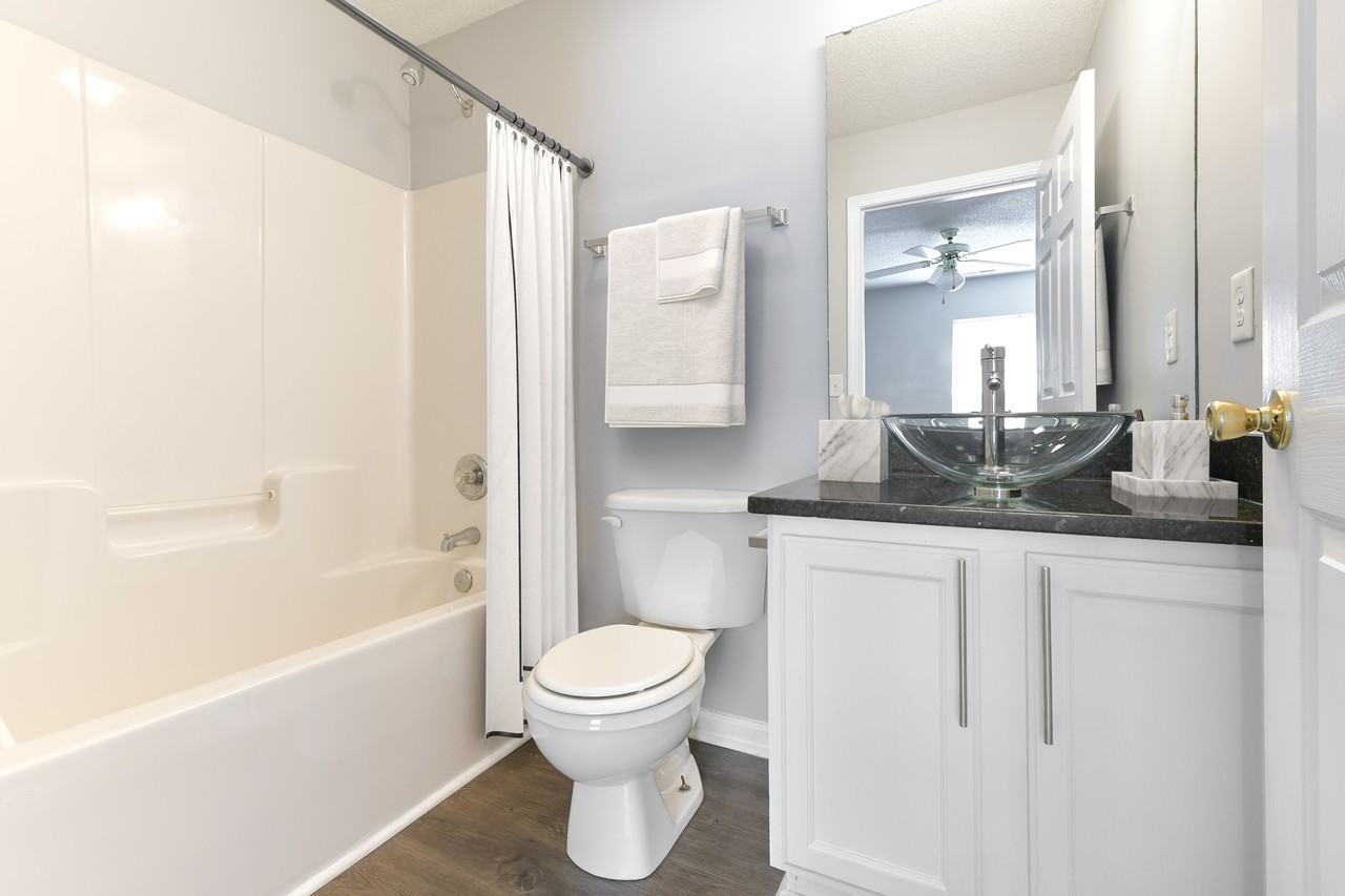 Crown Point Luxury Apartment Homes At Sunset Drive - Photo 2 of 34