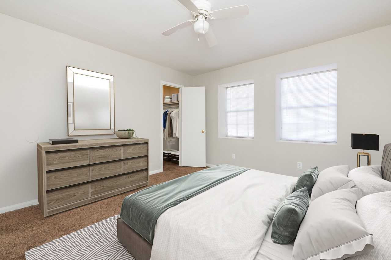 Country Club Apartments - Photo 5 of 41