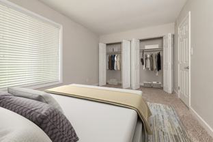 Oxford Square Apartments - Photo 1 of 1