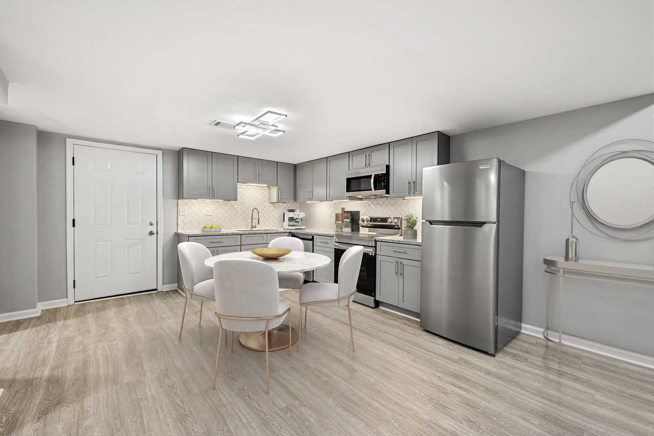 Lenox Place Apartments - Photo 5 of 39