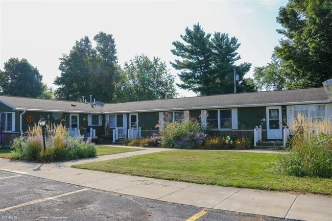 Villas of Wawasee - Photo 4 of 9