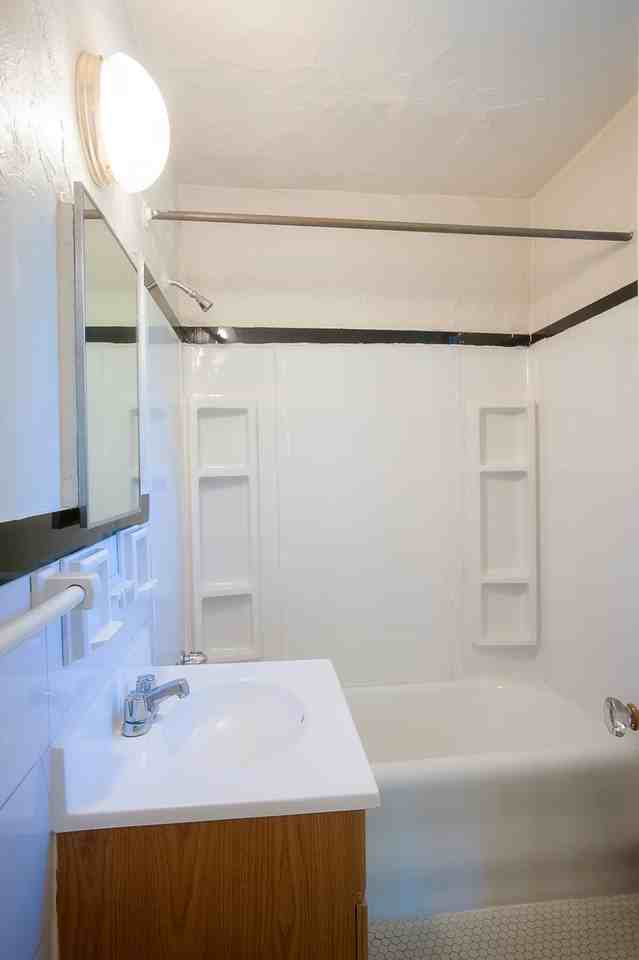 Beverly Court Apartments - Photo 2 of 7