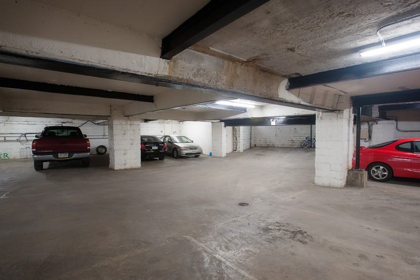 Beverly Court Apartments - Photo 4 of 7