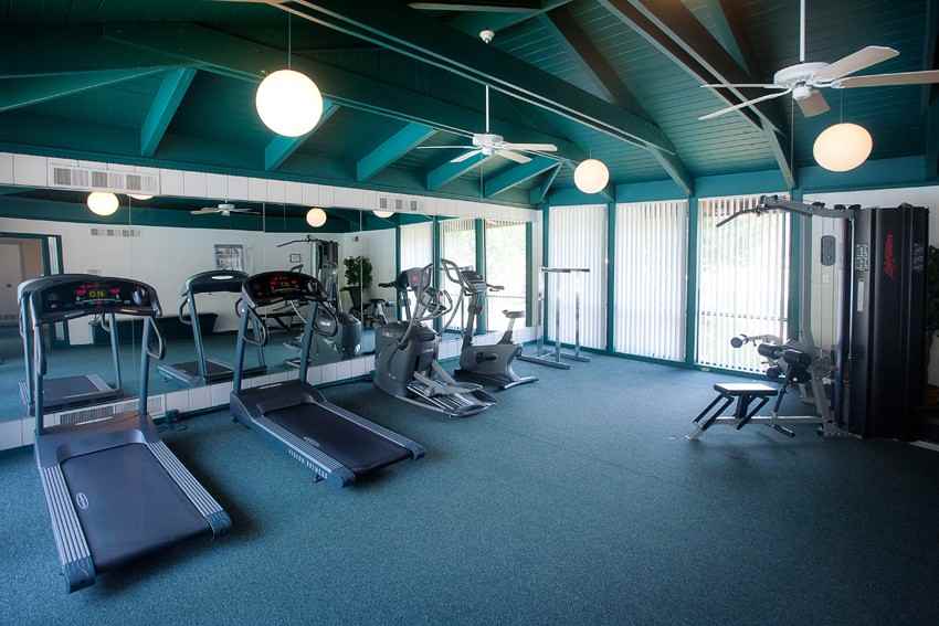 Colony West Apartments - Photo 4 of 8