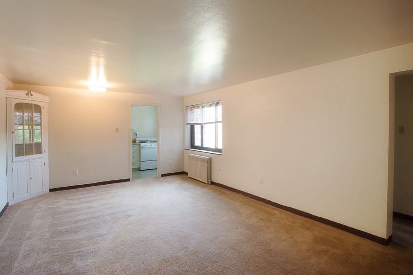 Hoodridge Court Apartments - Photo 3 of 9