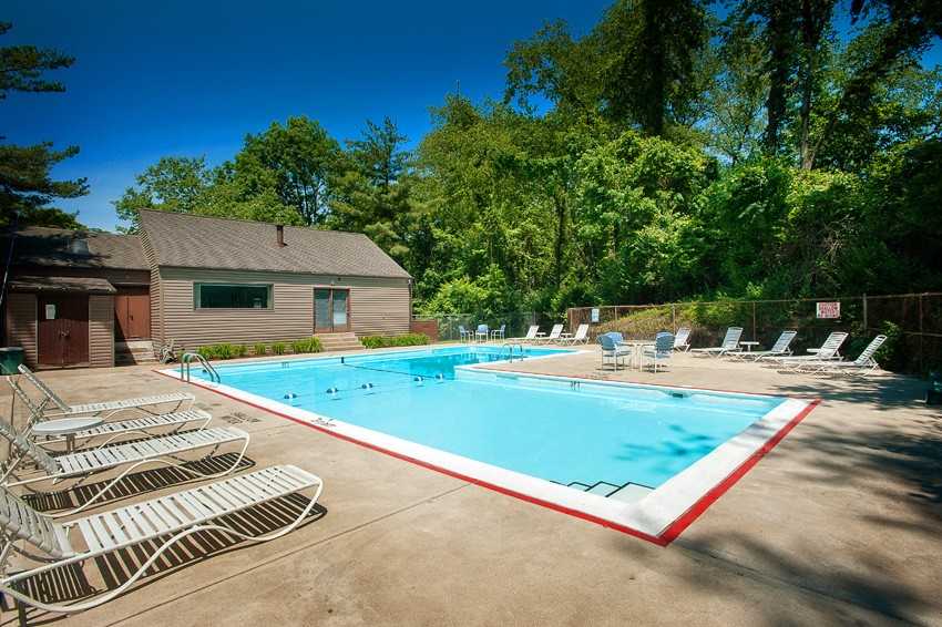 Greenbriar Apartments - Photo 7 of 14