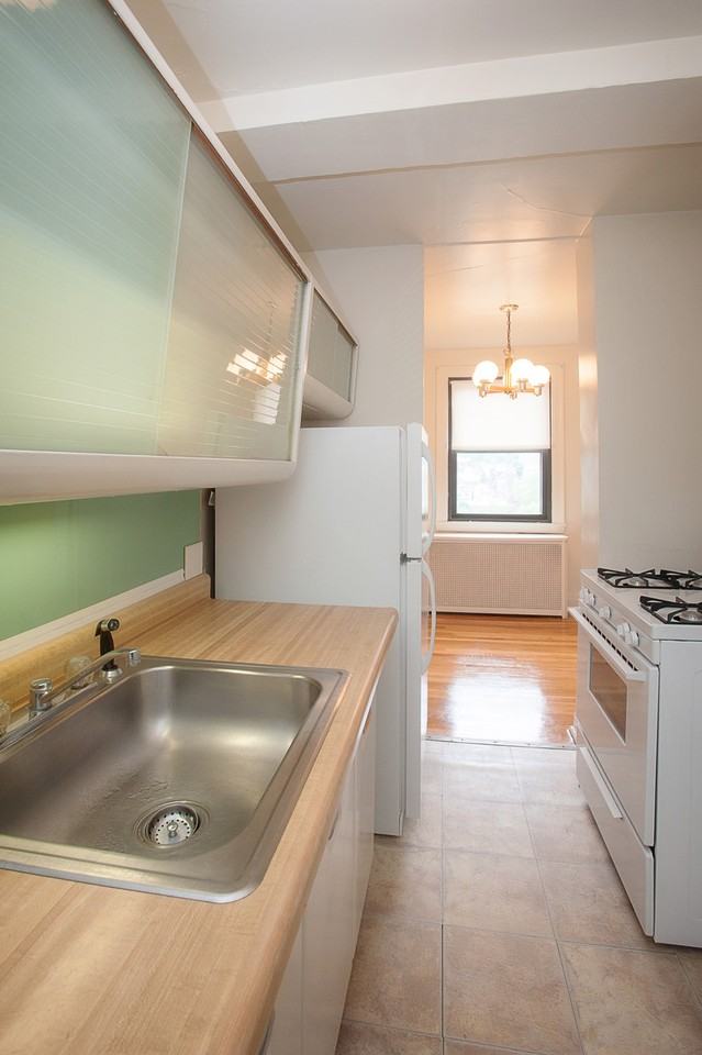 Ambassador Apartments - Photo 6 of 8