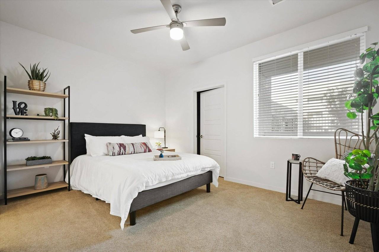 Acero Eastmark - Photo 3 of 28