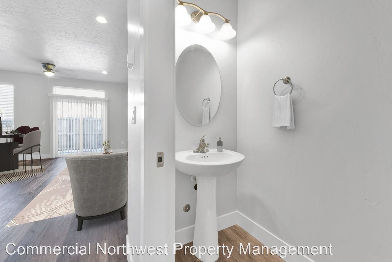 Walnut Creek Townhomes - Photo 3 of 30