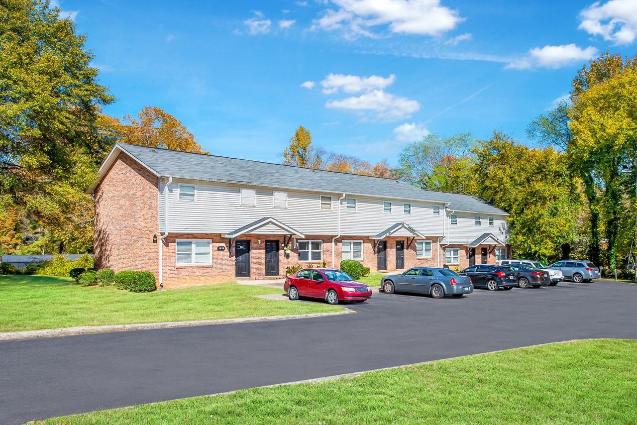 Crowders View Townhomes - Photo 2 of 18