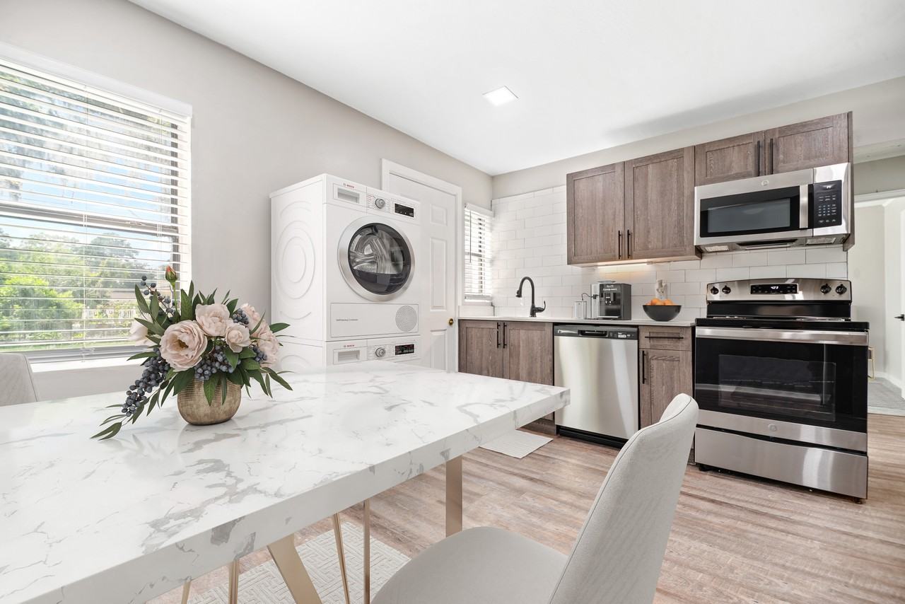 The Duplexes at Victory - Photo 4 of 17