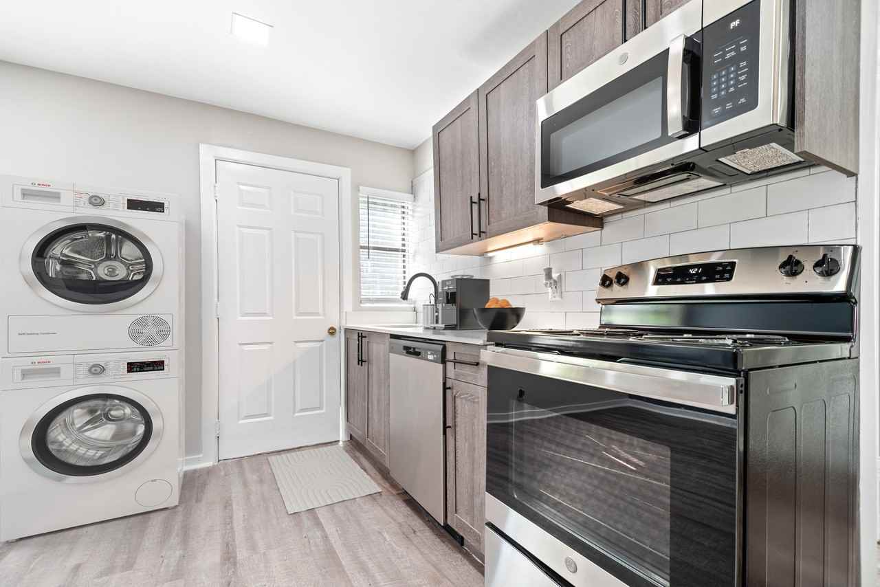 The Duplexes at Victory - Photo 5 of 17