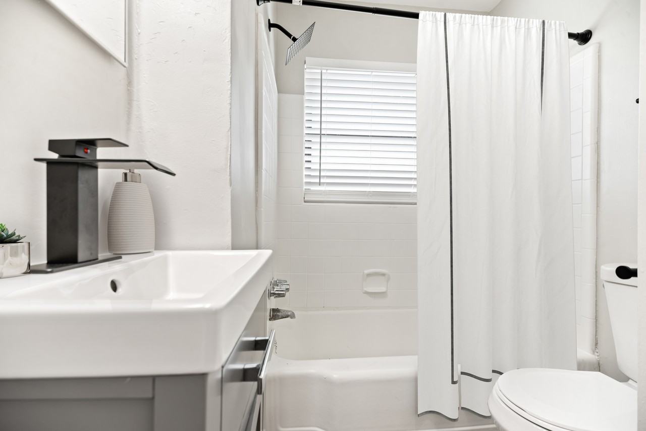 The Duplexes at Victory - Photo 6 of 17