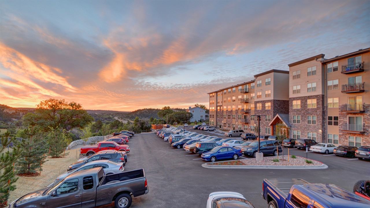 Lookout on Cragmor | Student Housing - Photo 2 of 25
