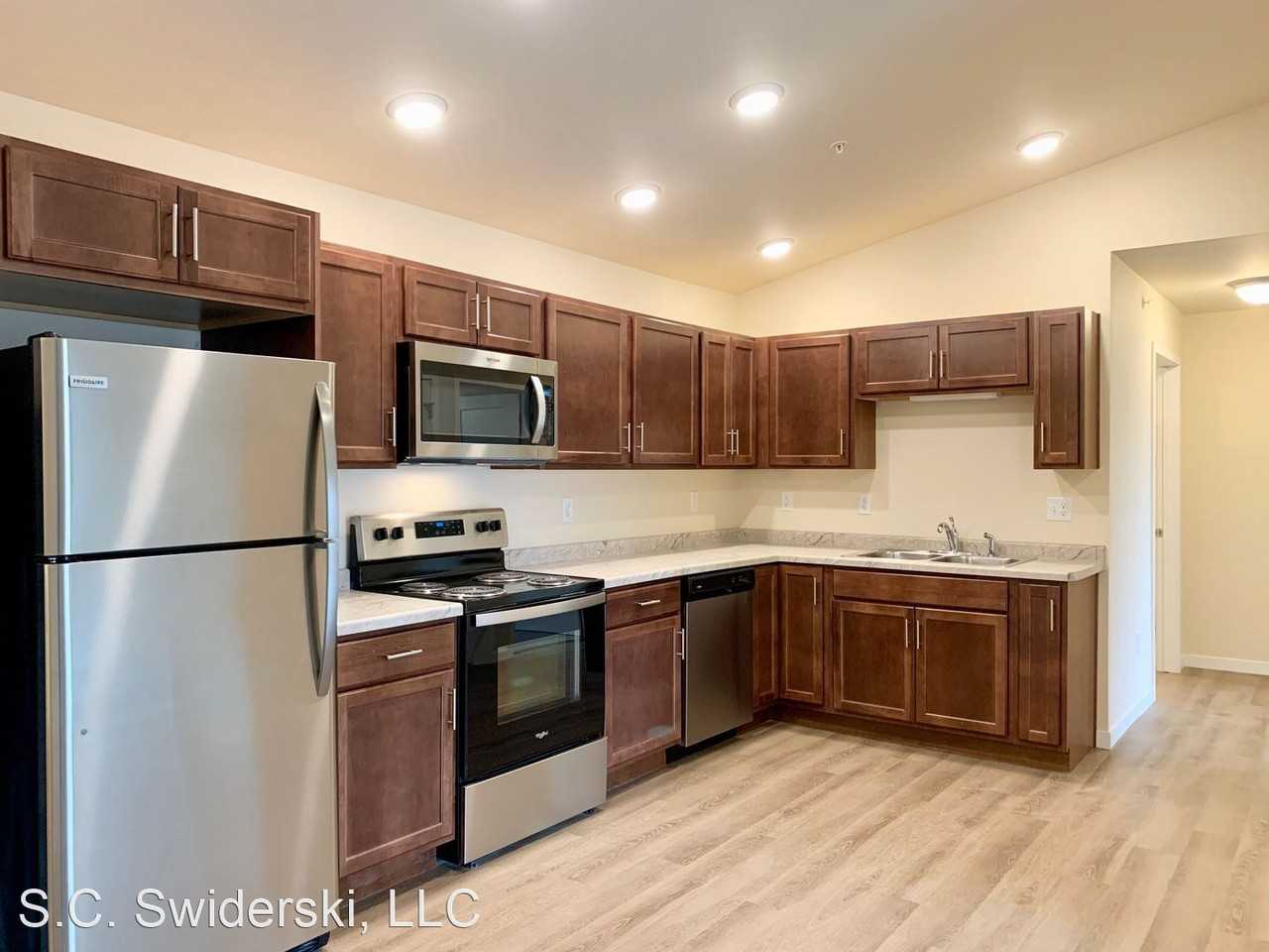 SCS Oshkosh - Photo 3 of 23