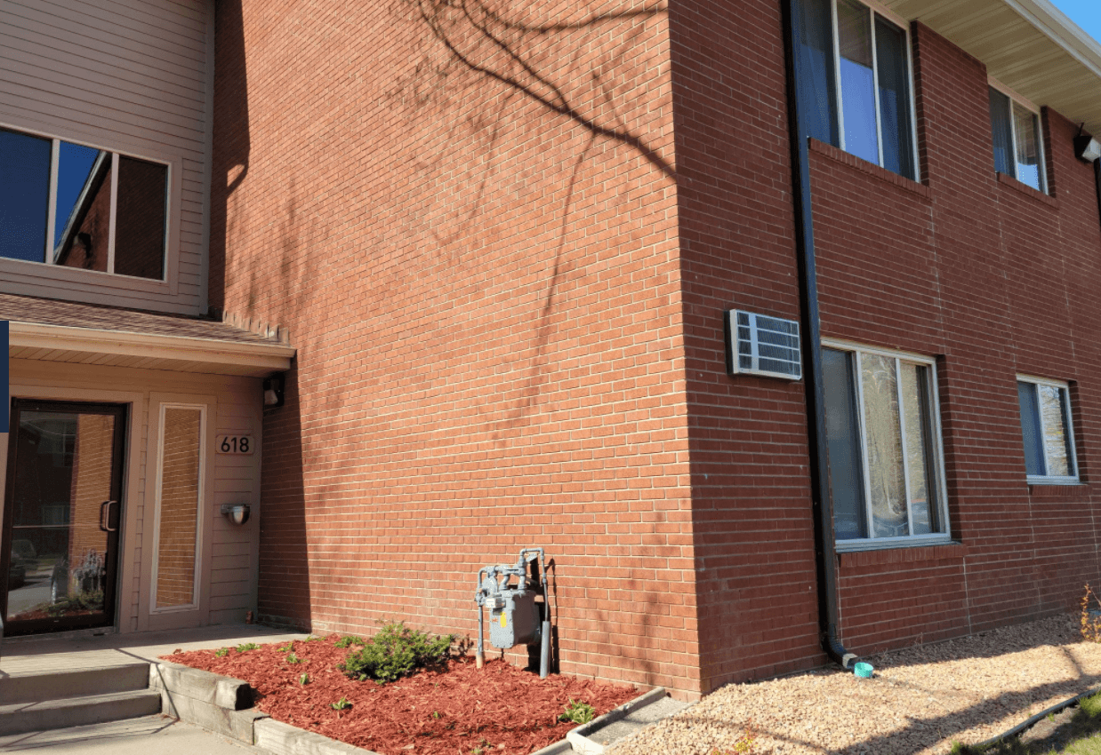 Circle Pines Apartments - Photo 2 of 4