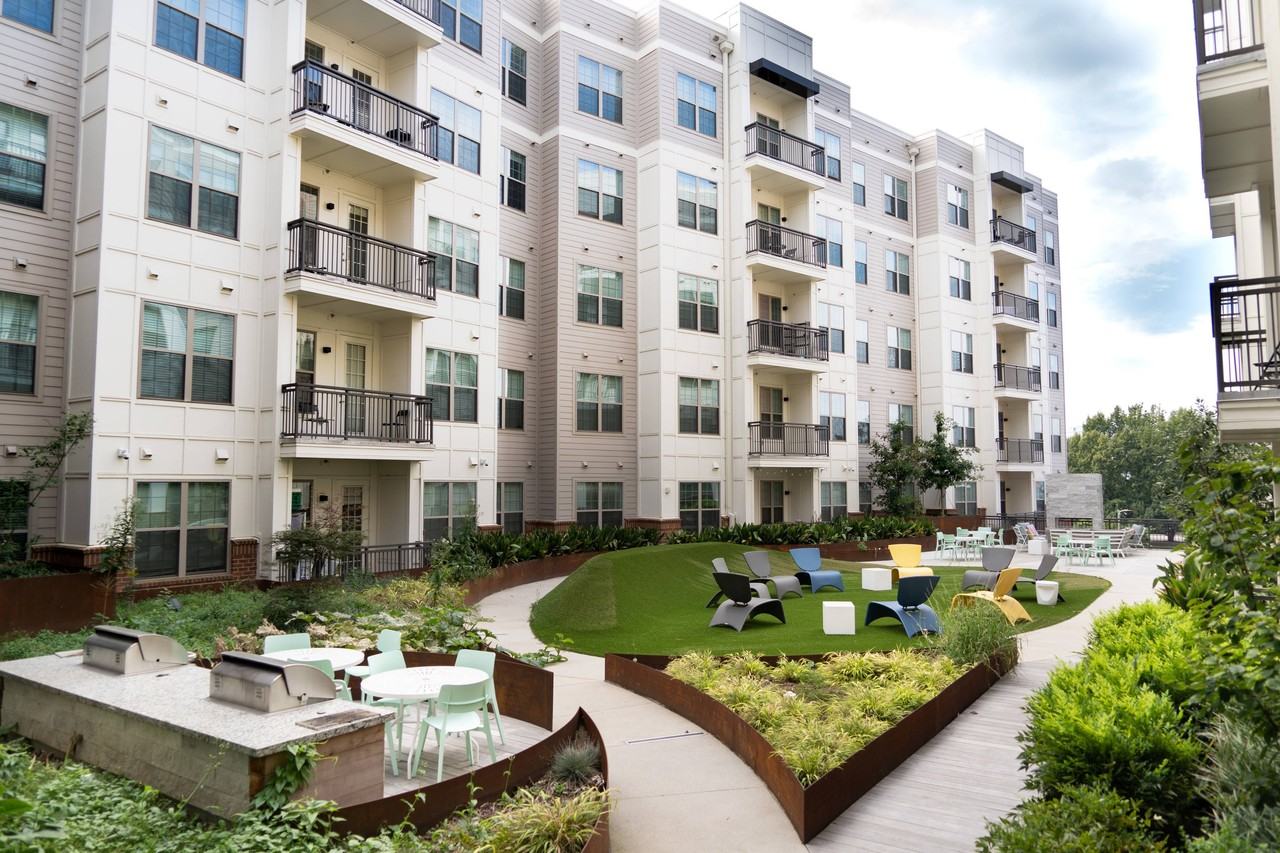 Paloma West Midtown - Photo 7 of 23