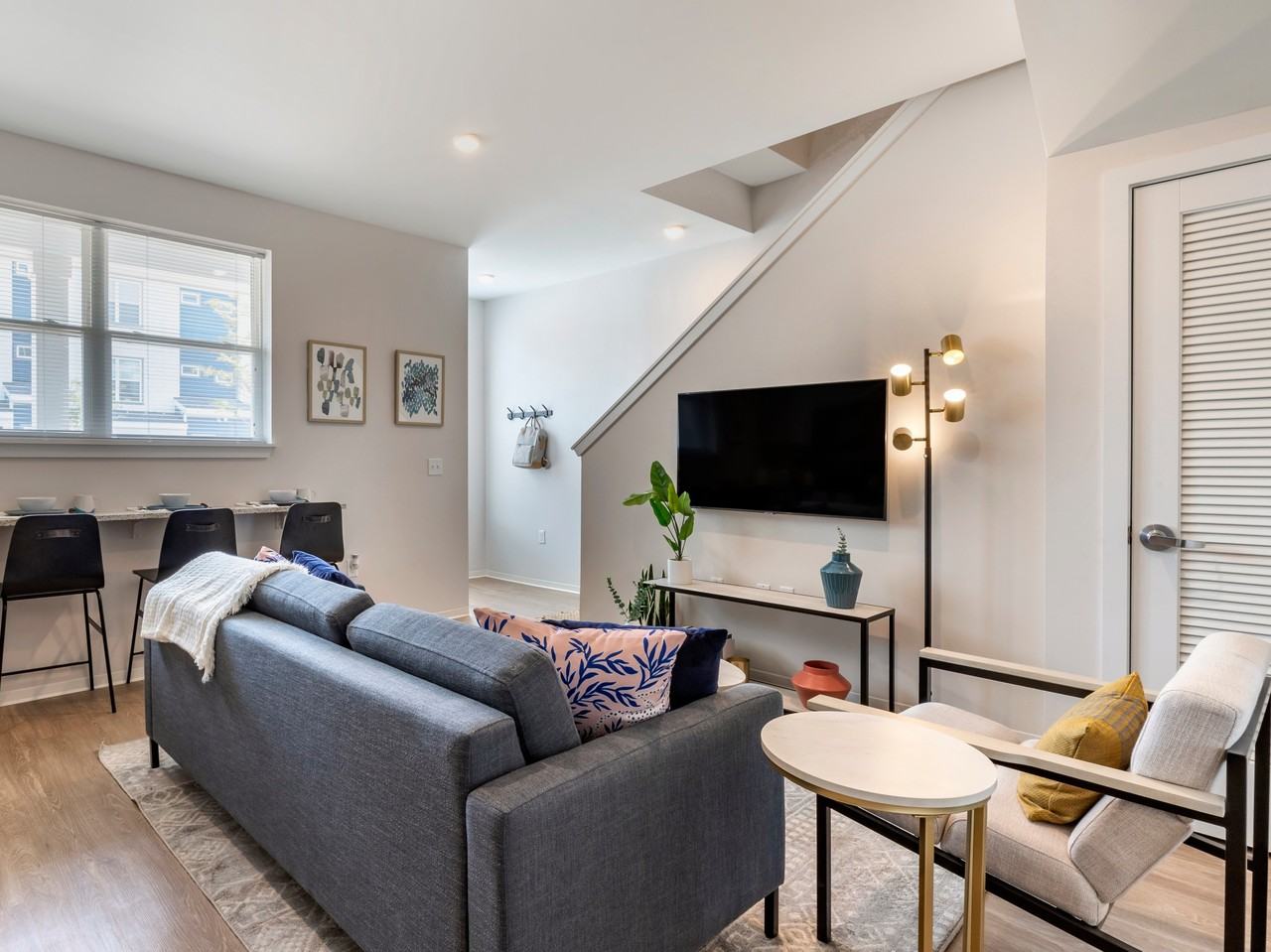 Paloma Raleigh - Photo 2 of 25