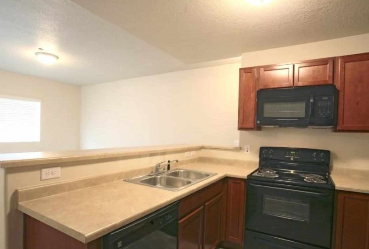 2550 South Main - Photo 2 of 32