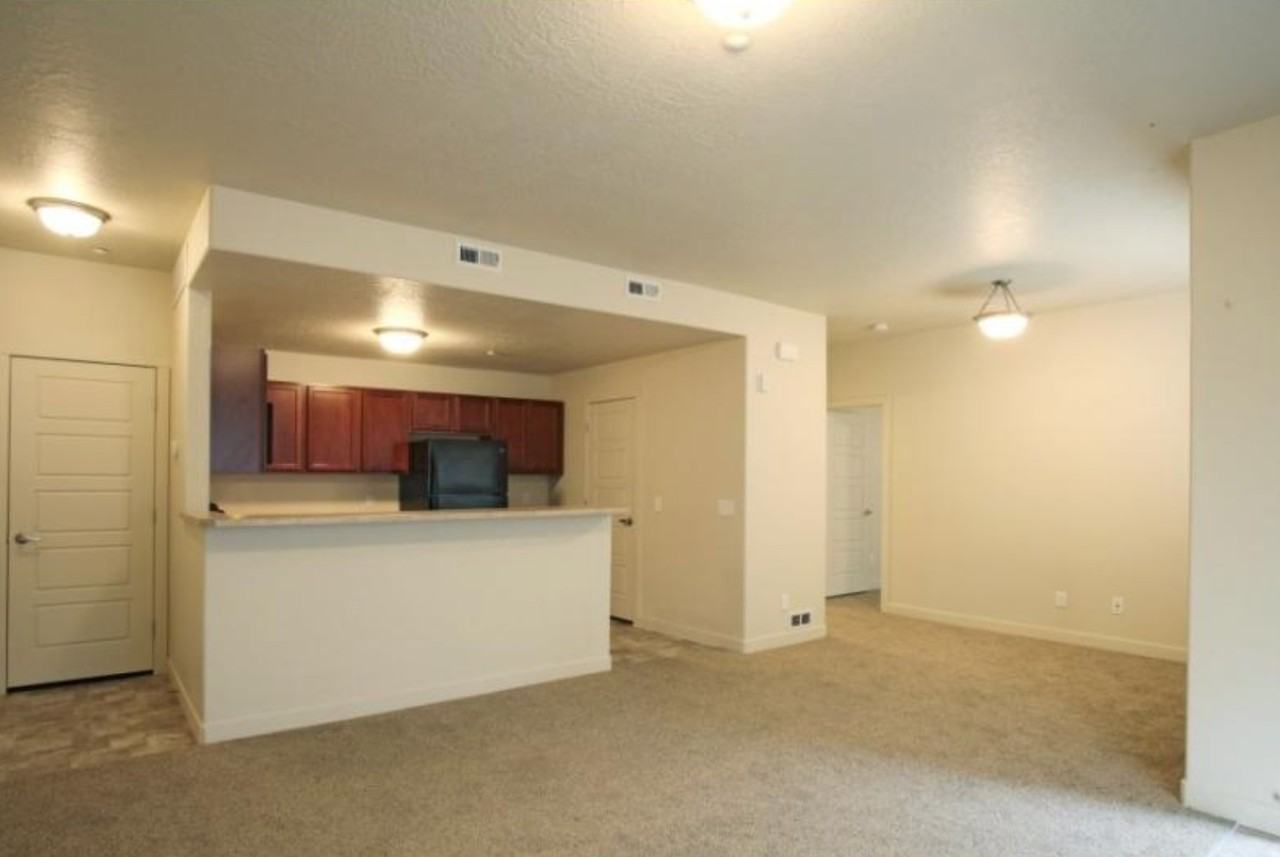 2550 South Main - Photo 3 of 32