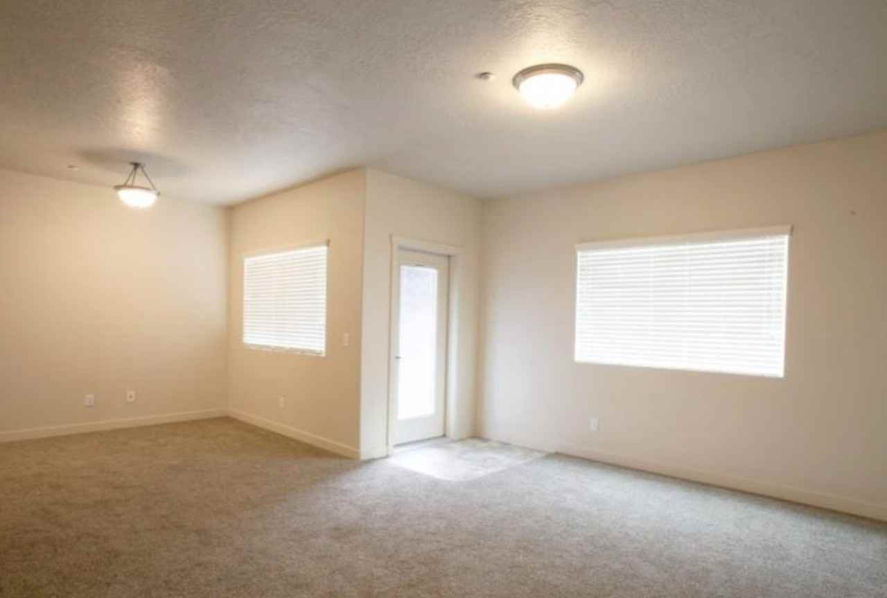 2550 South Main - Photo 4 of 32