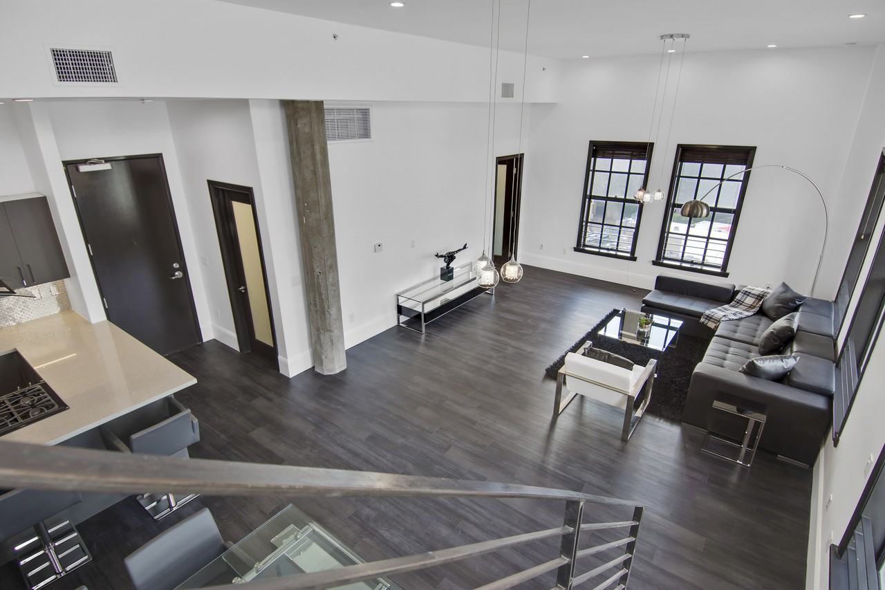 National City Tower - Photo 3 of 32