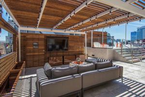 featured image of 810 South Spring Street