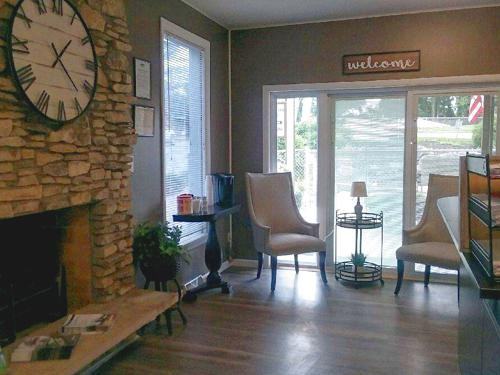 Arlington Valley - Photo 3 of 47