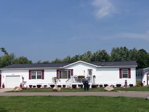 Camelot Village - Photo 5 of 25