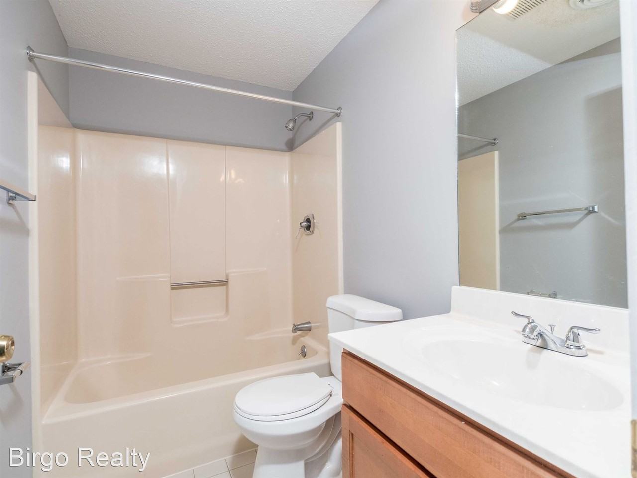 72 Oakridge Dr - Photo 2 of 33