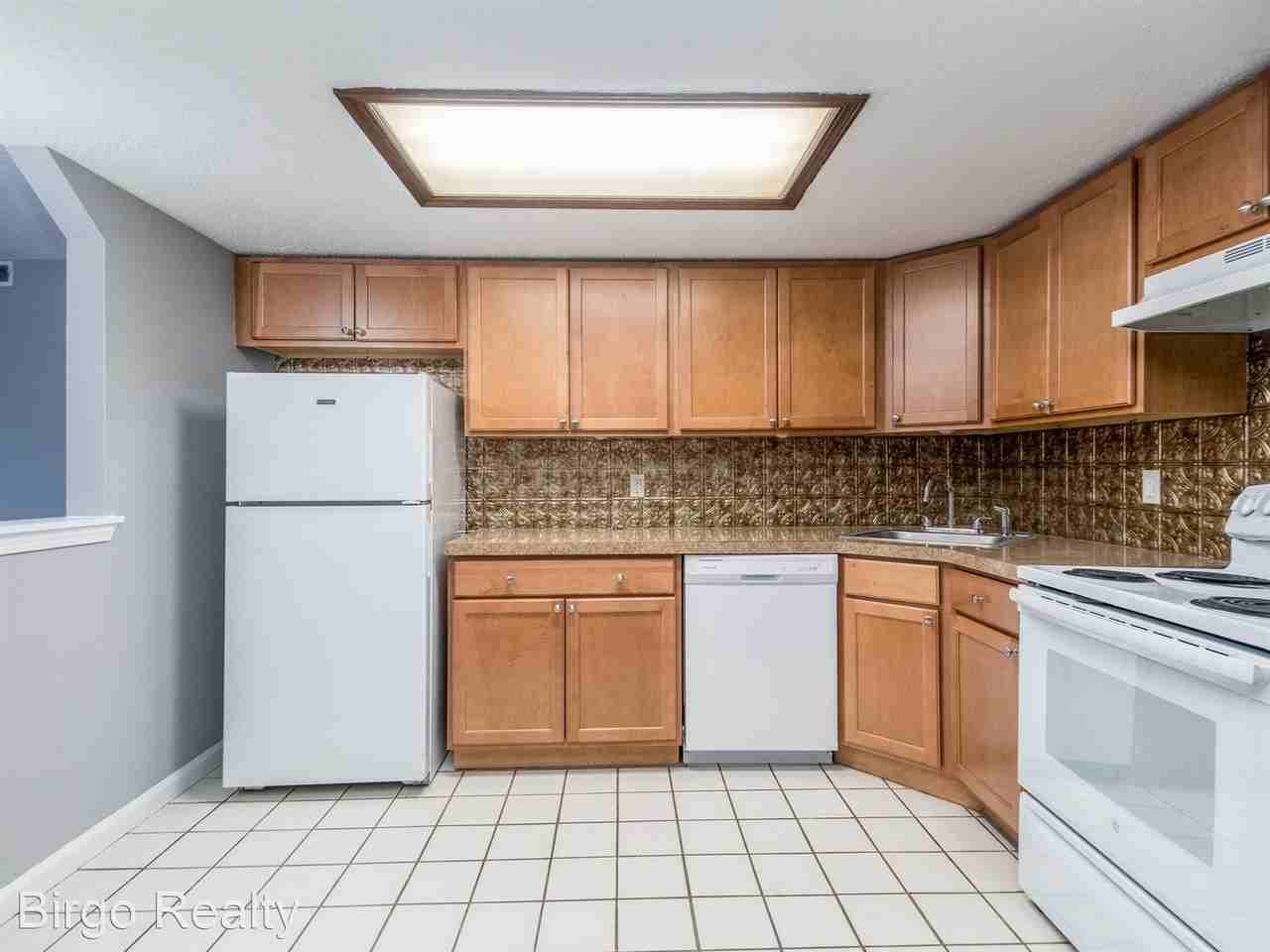 72 Oakridge Dr - Photo 3 of 33