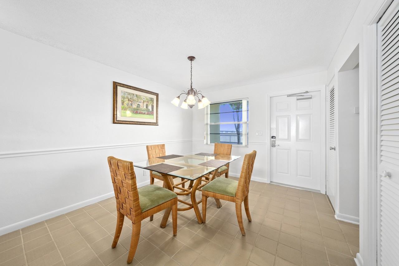 Palm Beach Resort & Beach Club - Photo 5 of 15