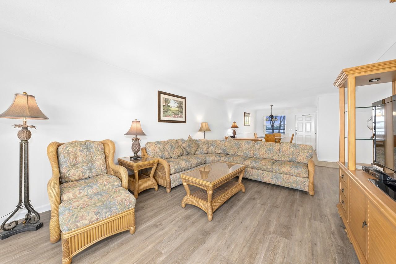 Palm Beach Resort & Beach Club - Photo 7 of 15